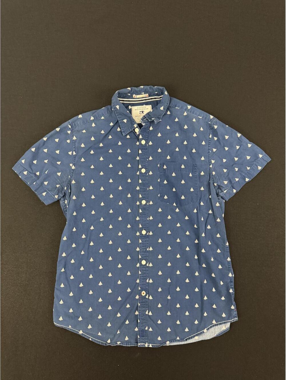Cactus Menswear Medium Blue Short Sleeve Button-Up Shirt with White Sailboat Mot